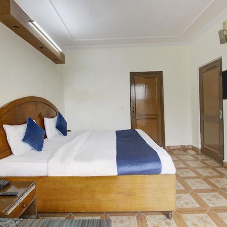 Hotel The Eden Park Noida Zewnętrze zdjęcie