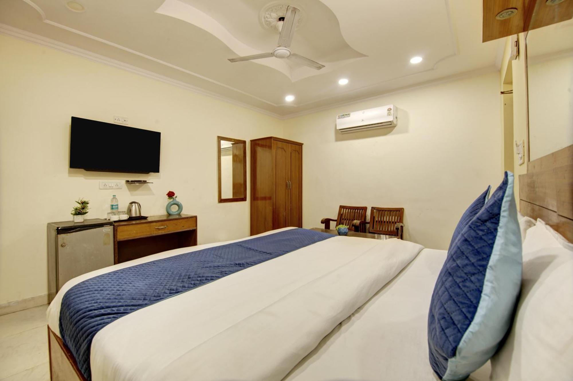 Hotel The Eden Park Noida Zewnętrze zdjęcie